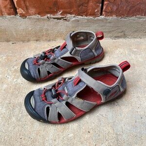 Keen Boys Youth 3 Gray Red Waterproof Washable Outdoor Sandals
